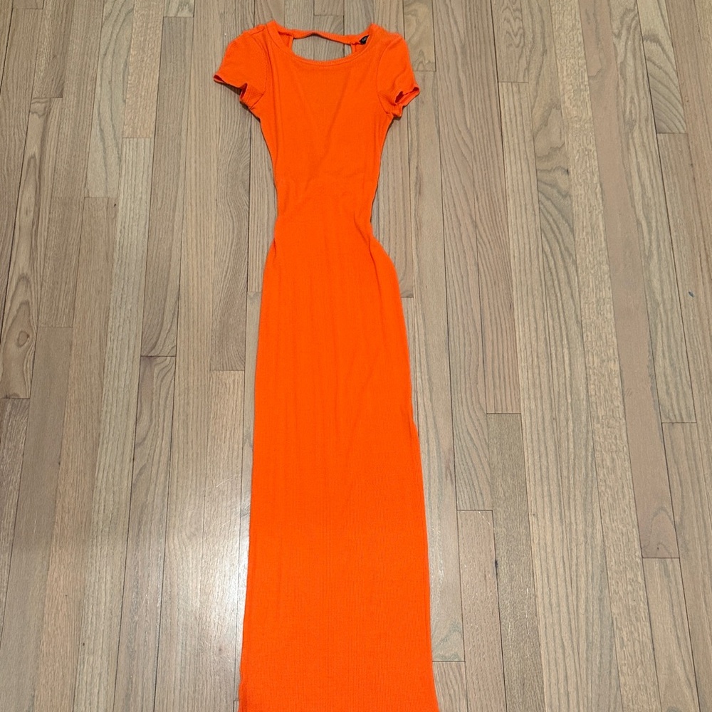 Fashionnova Women’s Orange Maxi Dress - Sleek Short Sleeve Silhouette